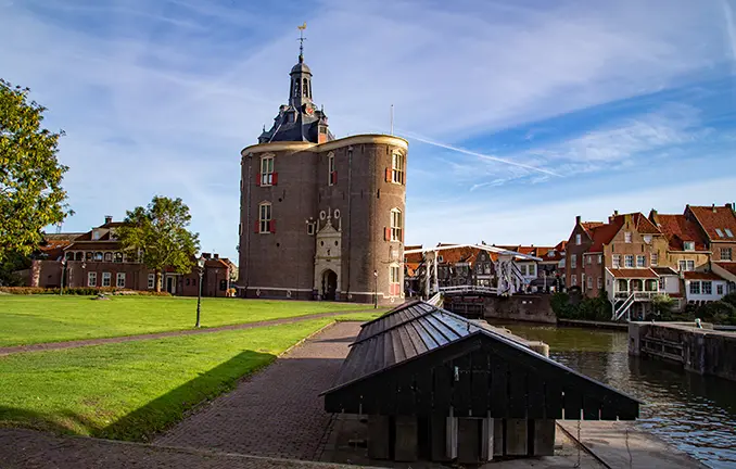 Enkhuizen am Ijsselmeer - Altstadt mit Festung und Hebebrücke