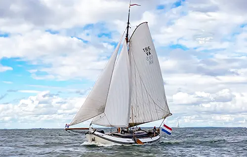 Mit dem Charterschiff 'Bellefleur' unterwegs auf dem Ijsselmeer