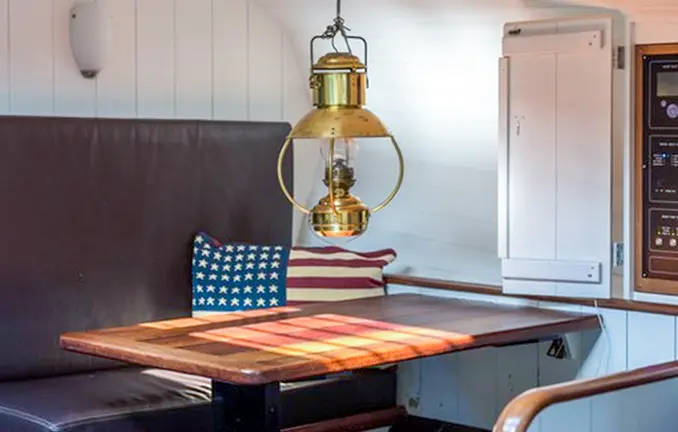 Plattbodenschiff Bint - unter Deck