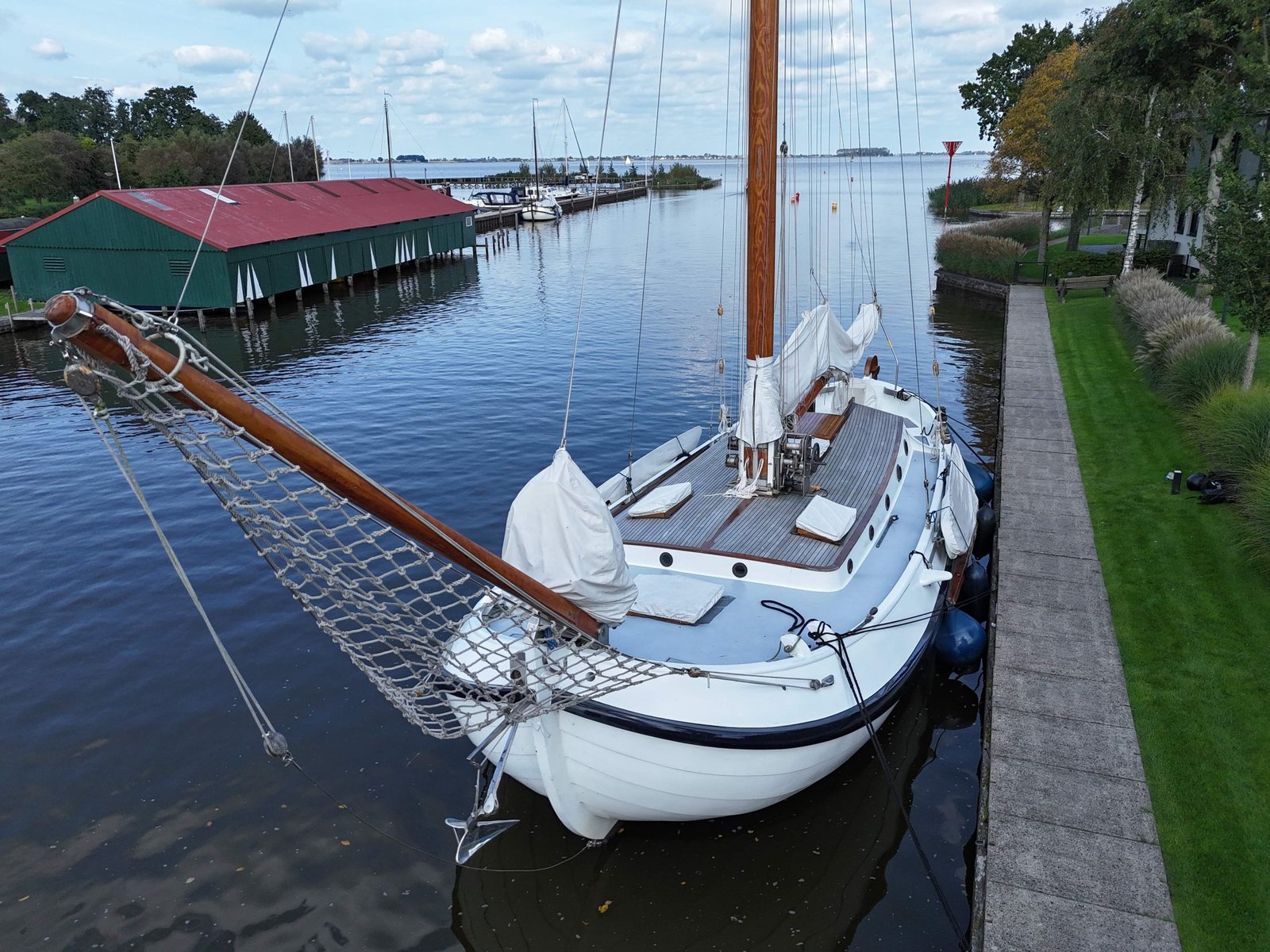 Plattbodenschiff (Lemsteraak) 'de zilte vrijheid' Mit dem Charterschiff 'de zilte vrijheid' unterwegs auf dem Ijsselmeer