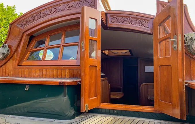 Henriette Selinde an Deck - 