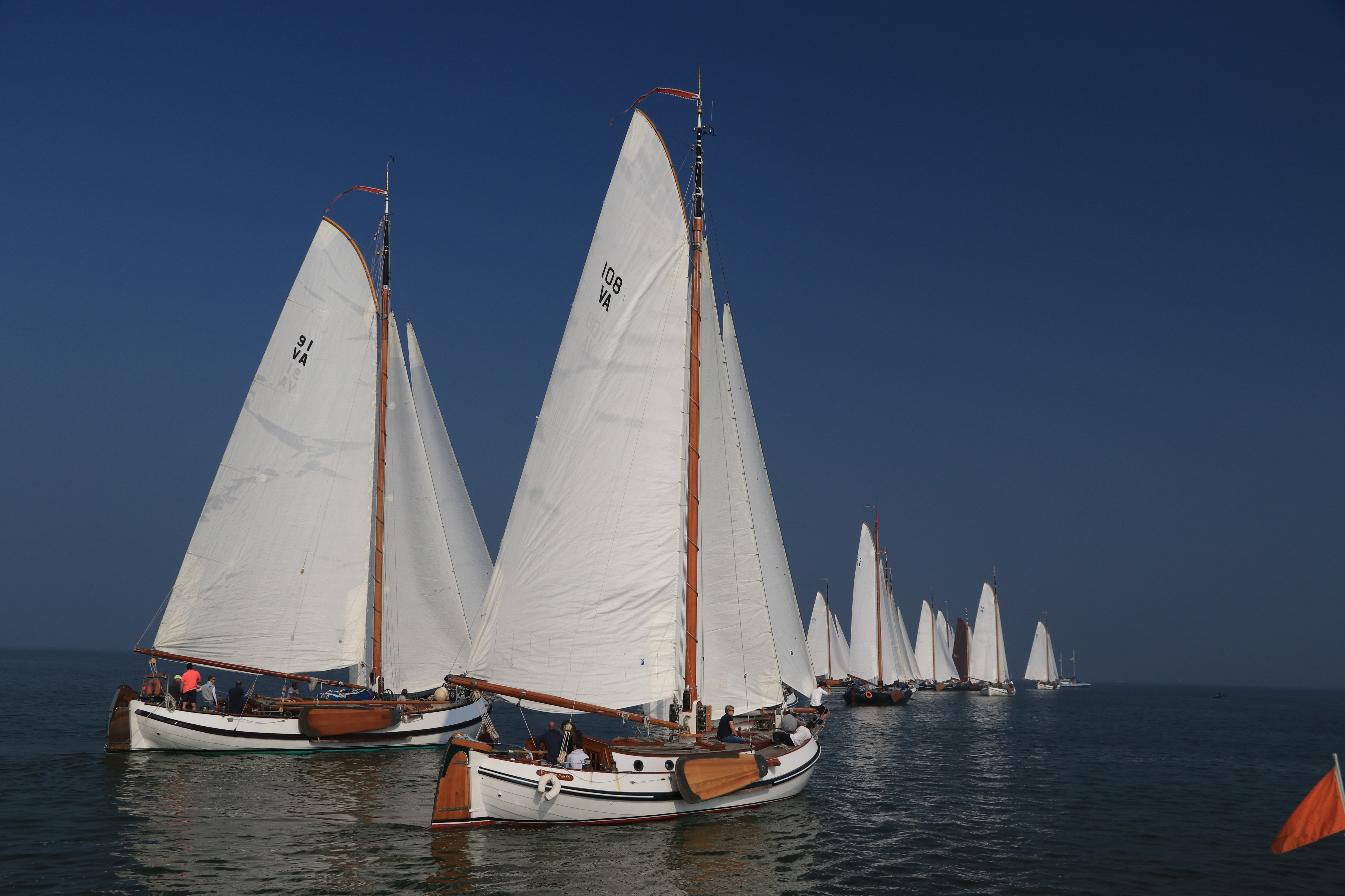 Ijsselmeer: Plattbodenschiff ohne Skipper chartern