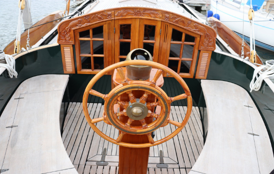 Zandloper - Steuerrad mit Plicht Steuerrad - Plicht