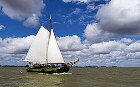 Plattbodenaschiff auf dem Ijsselmeer