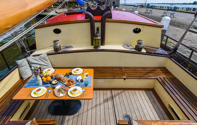 Plattbodenschiff Amore vici - an Deck Plattbodenschiff Amore Vici