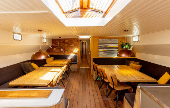 Tagesruam - Plattbodenschiff Avontuur Tagesraum