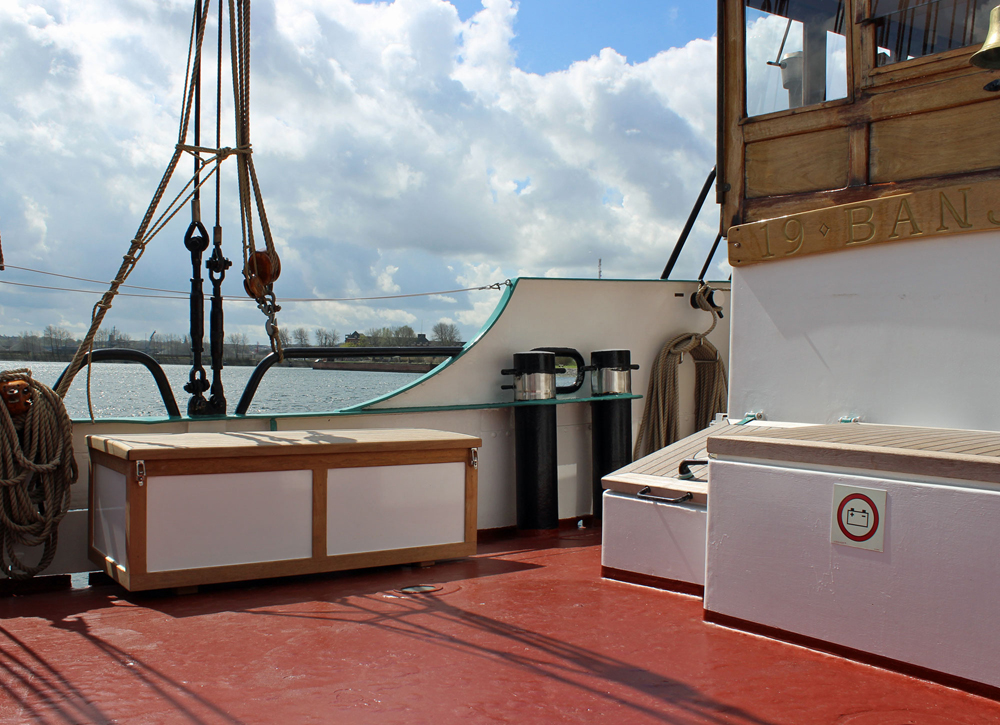 Banjarrd - Sitzen an Deck