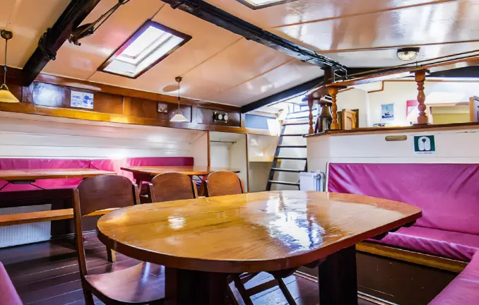 Plattbodenschiff 'Black Betty'