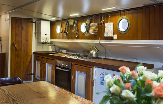 Plattbodenschiff Bonte Piet - Küche
