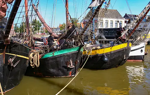 Plattbodenschiffe in Harlingen
