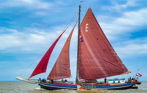 Plattbodenschiff Eendracht - ein traditionelles Segelschiff für 24 Personen Plattbodenschiff Eendracht