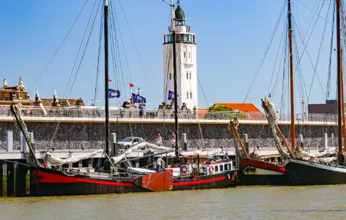 Plattbodenschiff ab Harlingen am Wattenmeer