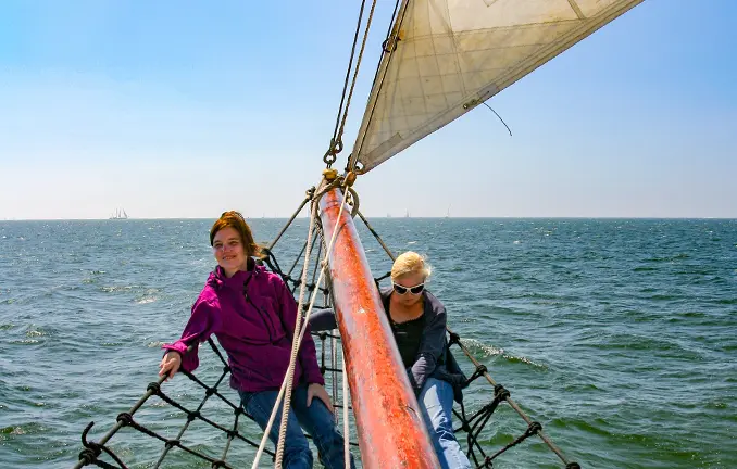 Segeln mit dem Plattbodenschiff - im Klüvernetz
