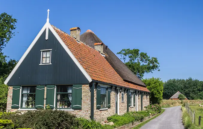 Typisches niederländisches Haus auf Texel Typisches niederländisches Haus auf Texel
