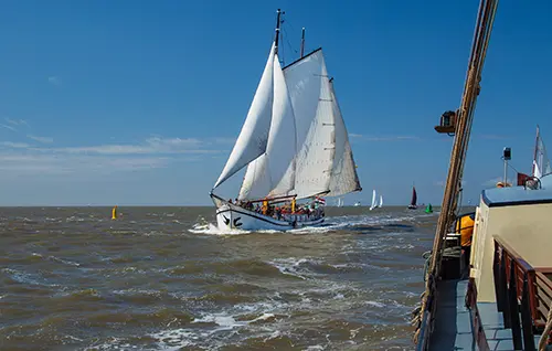 Plattbodenschiff segeln