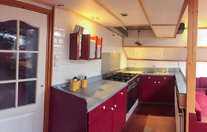 Plattbodenschiff 'Klipper Manna' Küche Plattbodenschiff 'Klipper Manna' - Küche an Bord