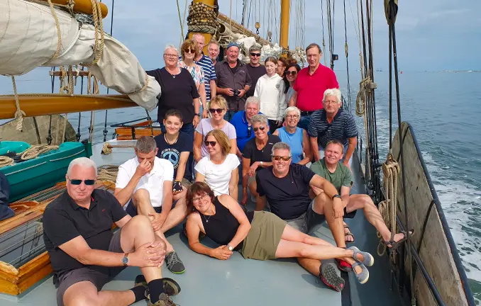 Auf dem Plattbodenschiff 'Tsjerk Hiddes' - Gruppenfoto