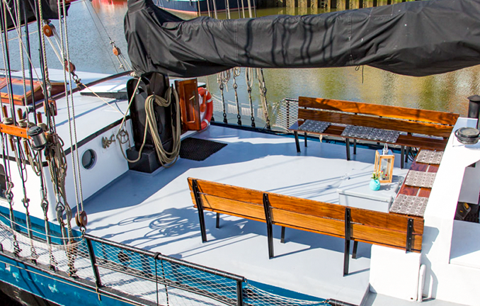 Plattbodenschiff Noordvaarder - Sitzplätze an Deck