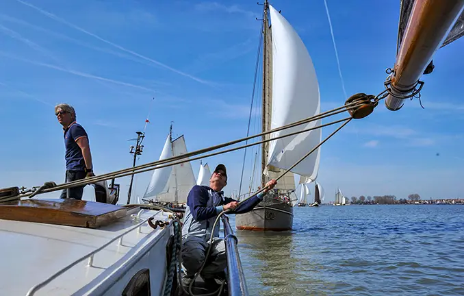Plattbodenschiff Overwinning - Segeltrimmen Plattbodenschiff Overwinning - Segelttrimmen