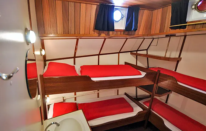 Charterschiff 'Passaat' - Plattbodenschiff - Schlafkabine für 4 Personen