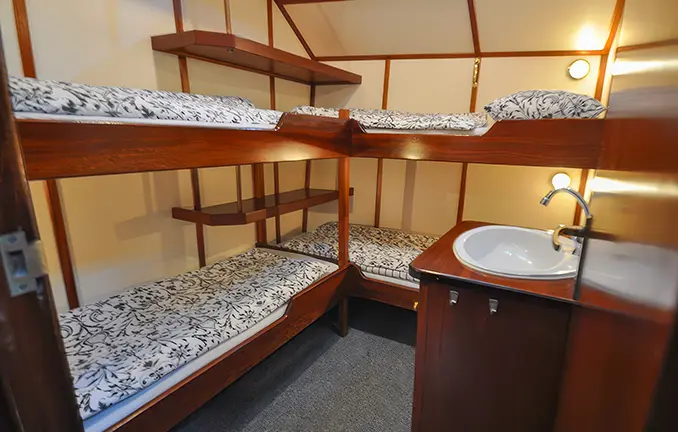 Plattbodenschiff De Poseidon - Kabinen (unbekannt - poseidon-zeilreizen.nl) Plattbodenschiff Poseidon