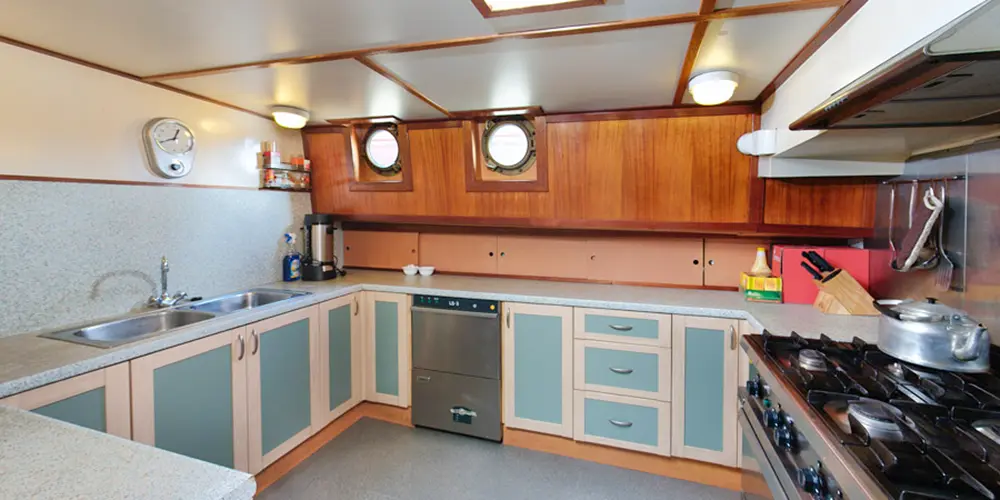 Klipper Radboud - Deckshaus (Plattbodenschiff Radboud - klipper-radboud.nl) Klipper Radboud