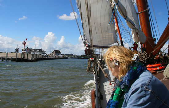 Segeltörn mit dem Plattbodenschiff auf dem Ijsselmeer - Ansteuerung von Oudeschild