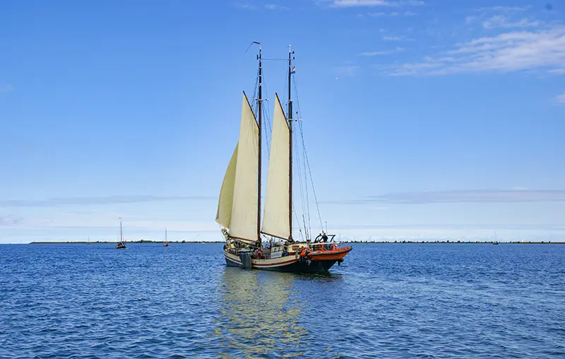 Segeltörn mit dem Plattbodenschiff Suydersee