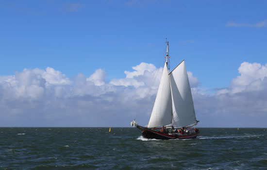 Plattbodenschiff Suydersee unter segeln