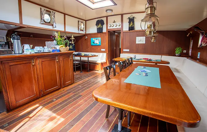 Segelschiff Zuiderzee - Salon Segelschiff Zuiderzee - Tagesraum