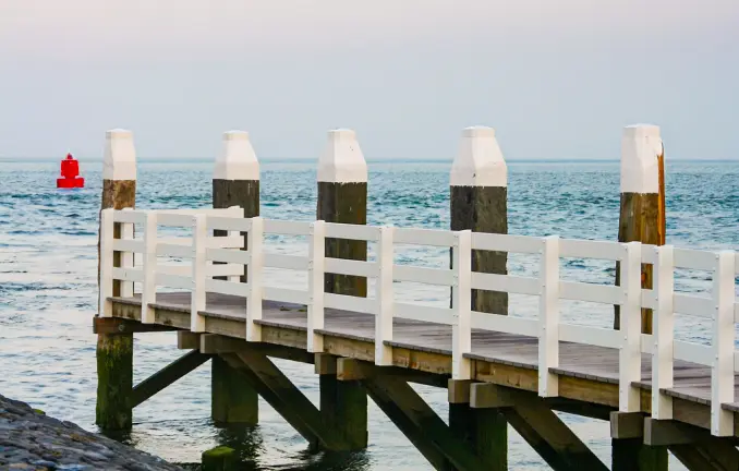 Abendhimmel über dem Hafen von Vlieland Vlieland- Hafeneinfahrt